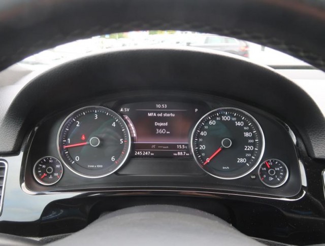 Volkswagen Touareg  3.0 TDI 