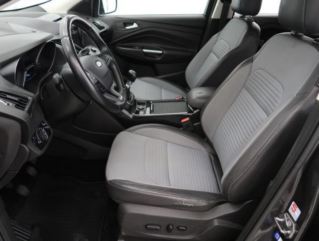 Ford Kuga  1.5 EcoBoost Titanium