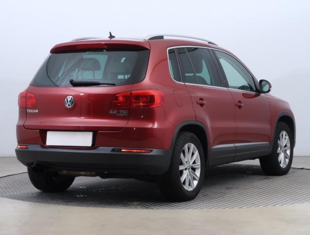 Volkswagen Tiguan  2.0 TSI 