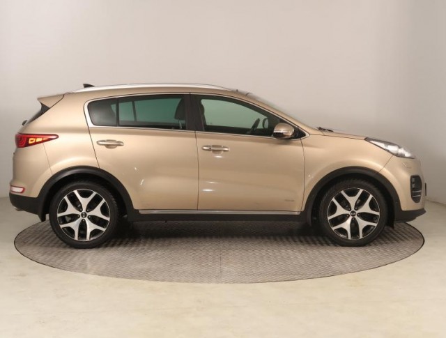 Kia Sportage  2.0 CRDi 