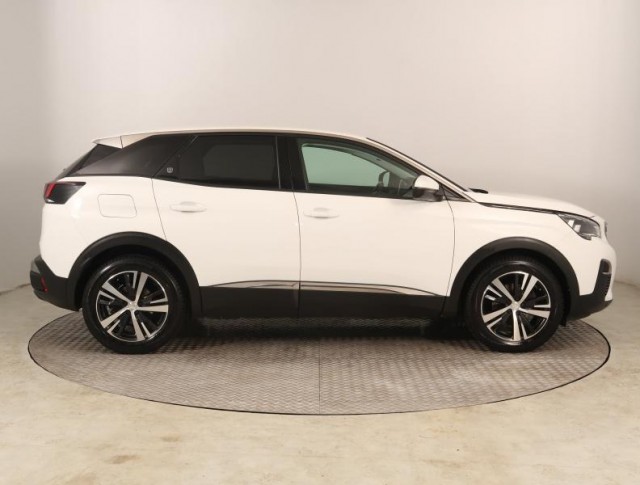 Peugeot 3008  1.2 PureTech 