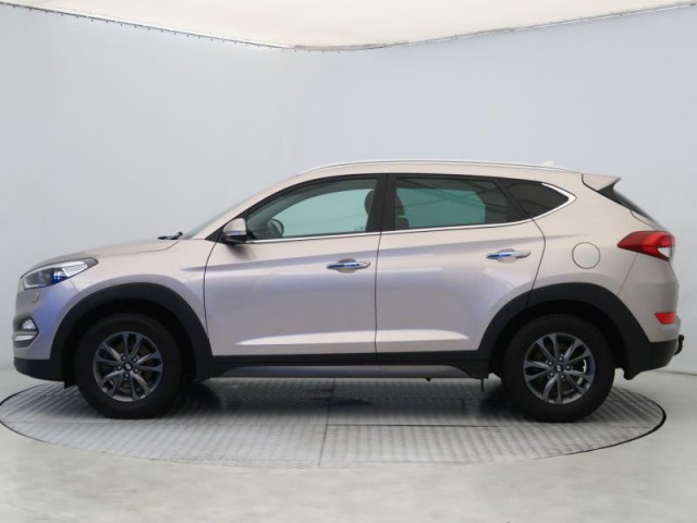 Hyundai Tucson  2.0 CRDi 