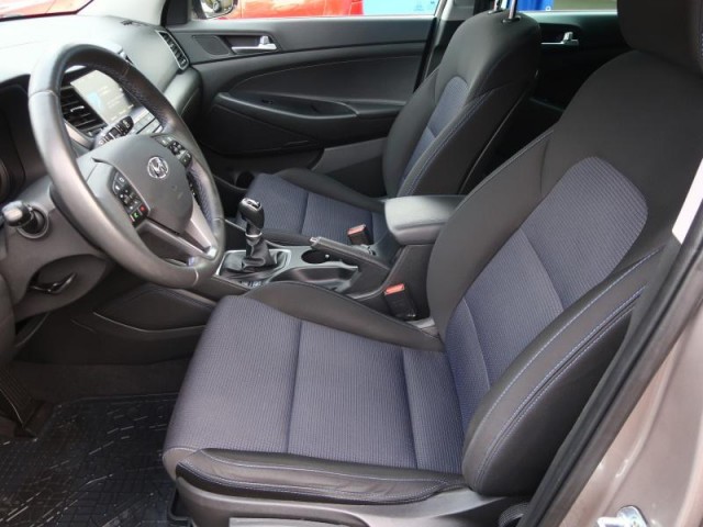 Hyundai Tucson  2.0 CRDi 