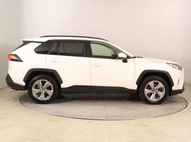 Toyota RAV 4  2.0 Valvematic 