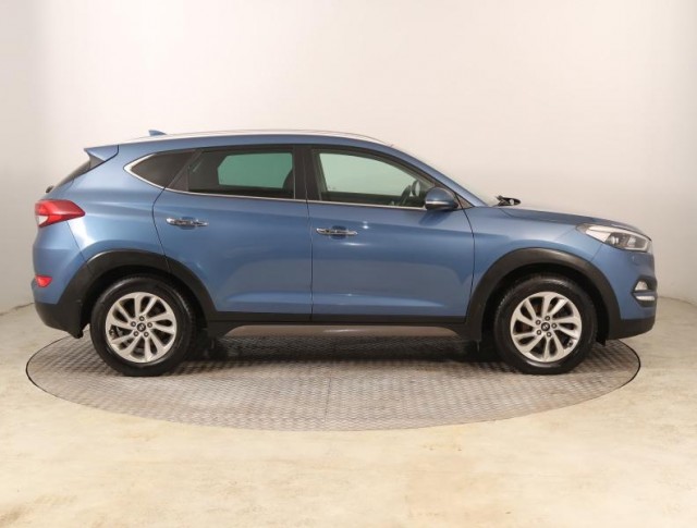 Hyundai Tucson  2.0 CRDi 