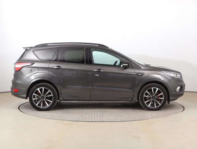 Ford Kuga  2.0 TDCi ST-Line