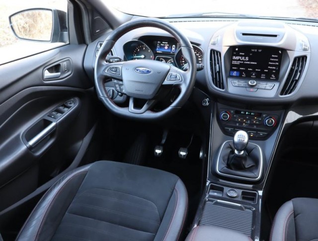 Ford Kuga  2.0 TDCi ST-Line