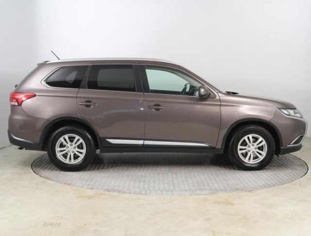 Mitsubishi Outlander  2.0 