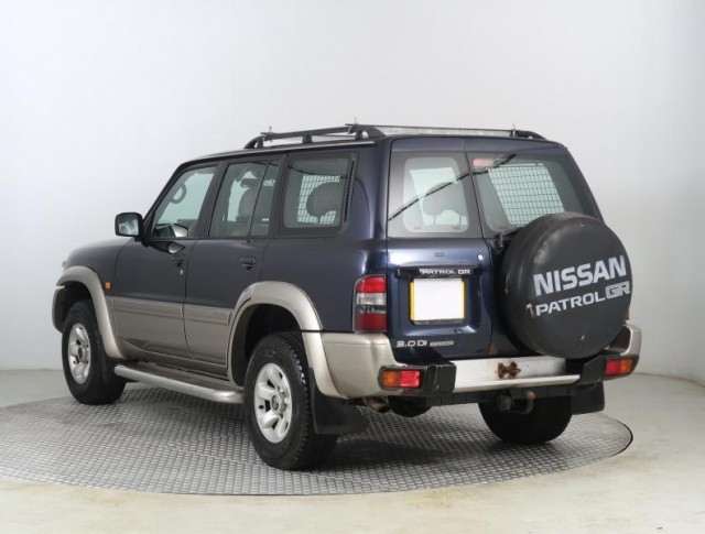 Nissan Patrol  3.0 DTi 
