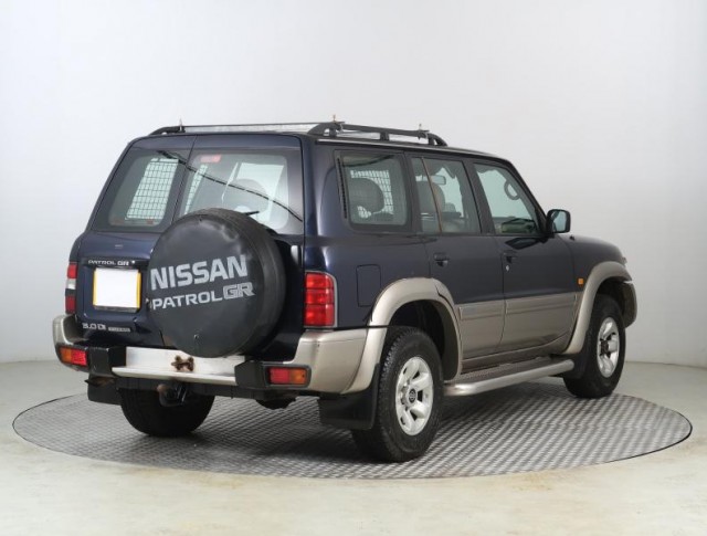 Nissan Patrol  3.0 DTi 