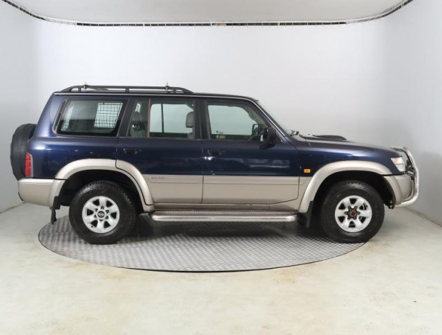 Nissan Patrol  3.0 DTi 