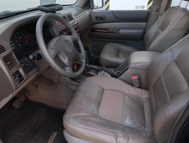 Nissan Patrol  3.0 DTi 