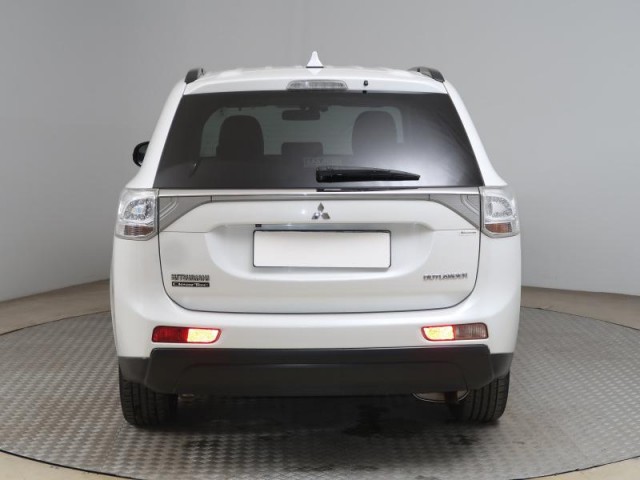 Mitsubishi Outlander  2.2 DI-D 