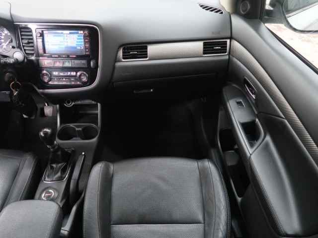 Mitsubishi Outlander  2.2 DI-D 