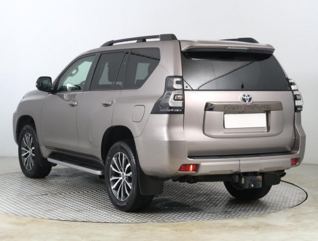 Toyota Land Cruiser  2.8 D-4D 