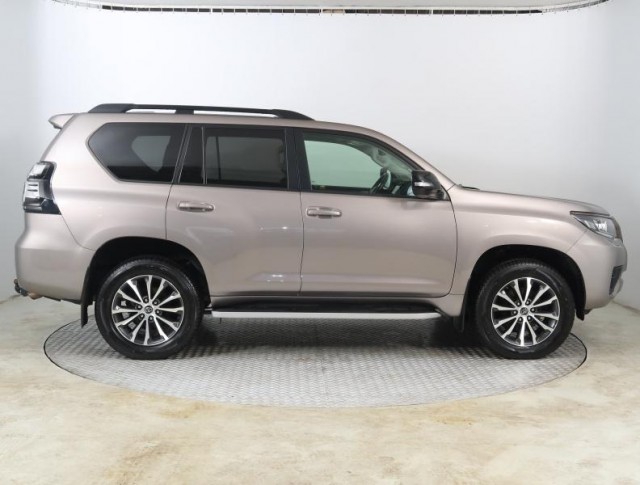 Toyota Land Cruiser  2.8 D-4D 
