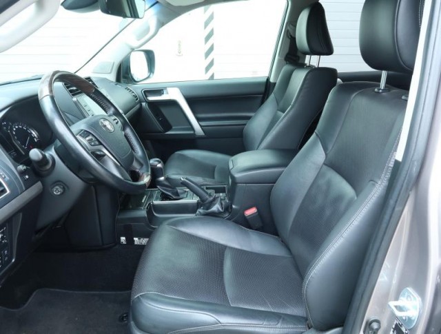 Toyota Land Cruiser  2.8 D-4D 