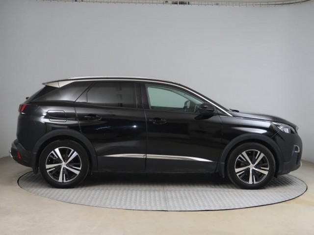 Peugeot 3008  1.2 PureTech Allure