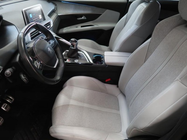 Peugeot 3008  1.2 PureTech Allure
