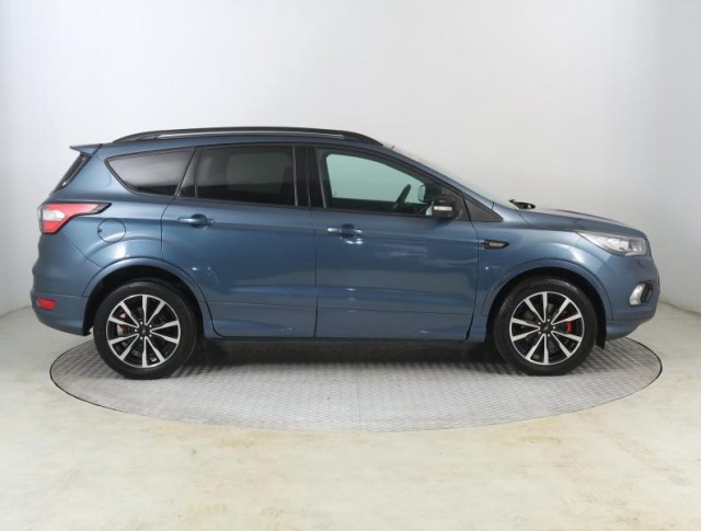 Ford Kuga  2.0 TDCi ST-Line