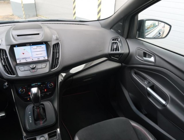 Ford Kuga  2.0 TDCi ST-Line