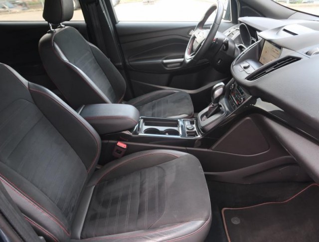 Ford Kuga  2.0 TDCi ST-Line