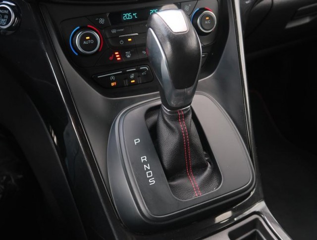 Ford Kuga  2.0 TDCi ST-Line