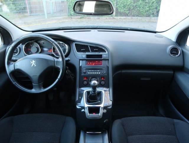 Peugeot 5008  1.6 HDi 