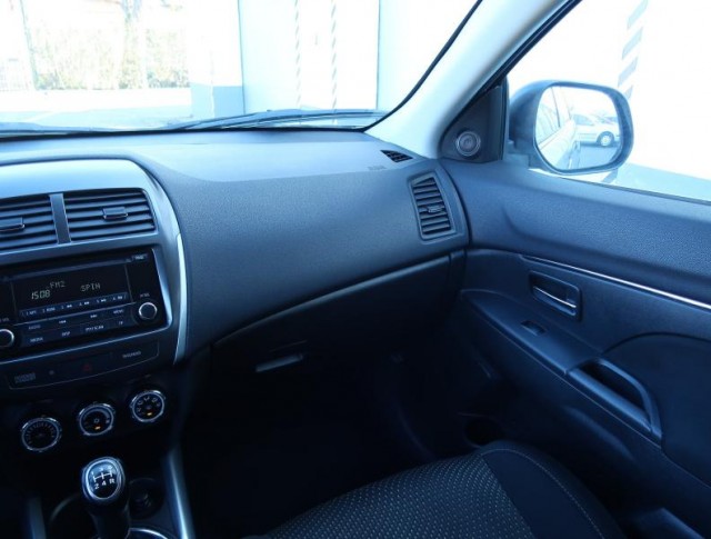 Mitsubishi ASX  1.6 MIVEC 