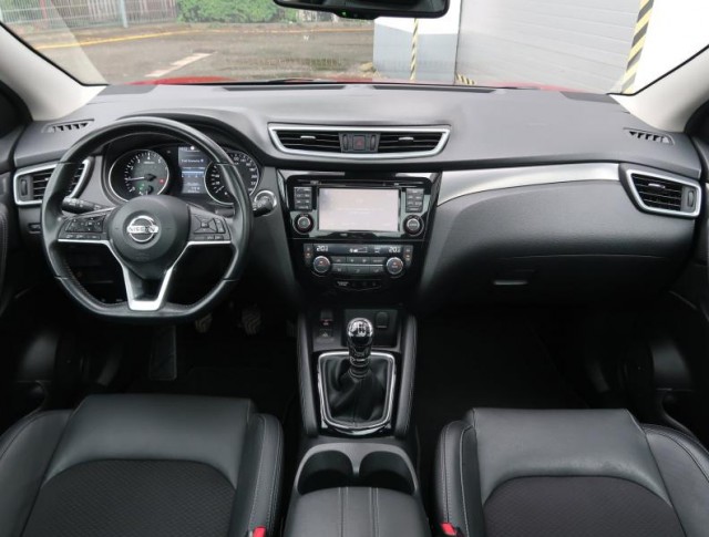 Nissan Qashqai  1.3 DIG-T 