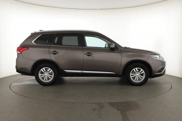 Mitsubishi Outlander  2.0 Intense