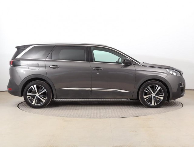 Peugeot 5008  1.5 BlueHDi 