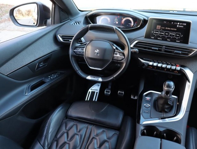 Peugeot 5008  1.5 BlueHDi 