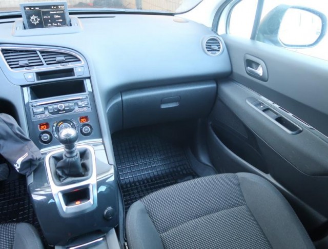Peugeot 5008  1.6 BlueHDi 