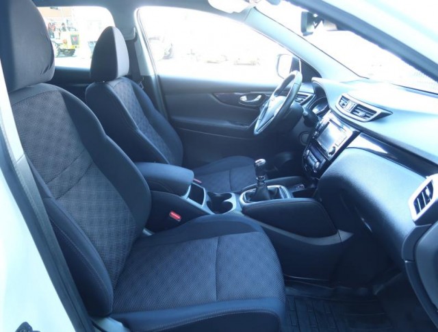Nissan Qashqai  1.6 DIG-T 