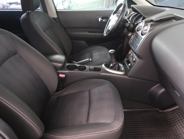 Nissan Qashqai  1.6 