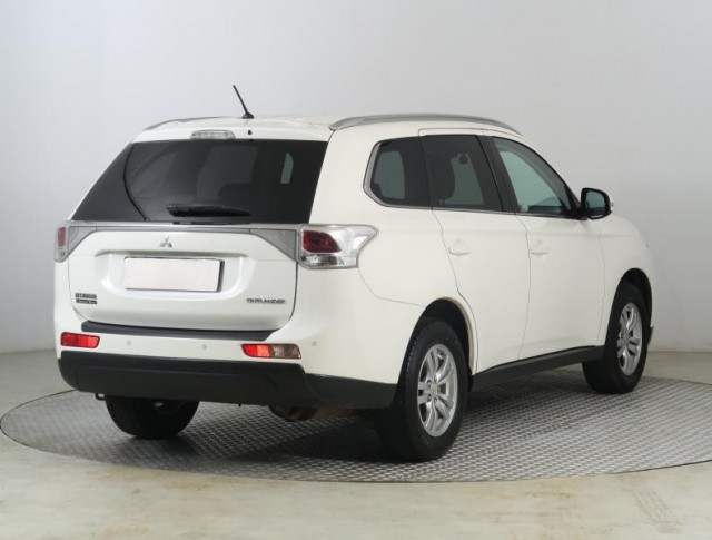 Mitsubishi Outlander  2.0 