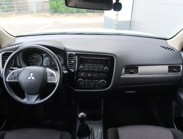 Mitsubishi Outlander  2.0 