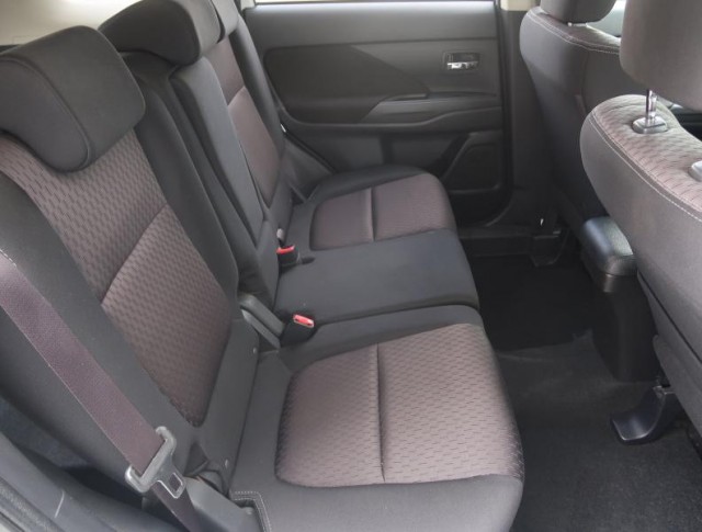 Mitsubishi Outlander  2.0 