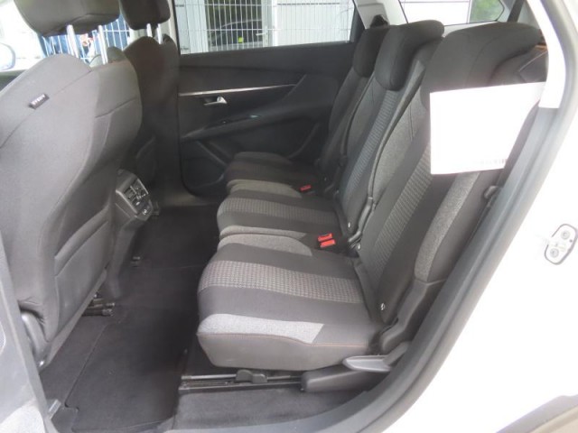 Peugeot 5008  PureTech 130 