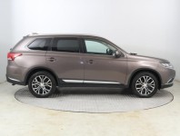 Mitsubishi Outlander  2.2 DI-D 