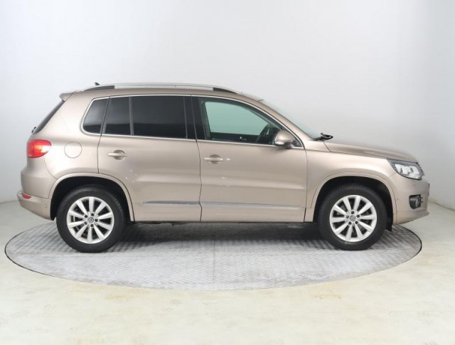 Volkswagen Tiguan  2.0 TDI 