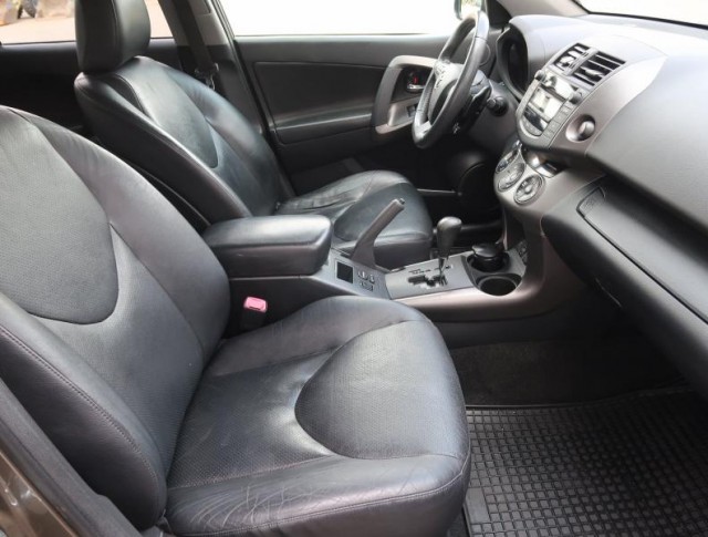Toyota RAV 4  2.2 D-4D 