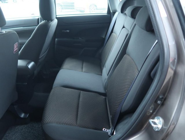 Mitsubishi ASX  1.6 MIVEC 