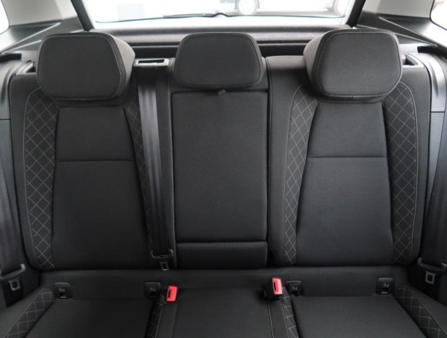 Škoda Karoq  1.0 TSI 