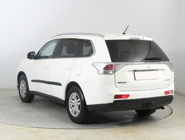 Mitsubishi Outlander  2.0 
