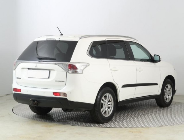 Mitsubishi Outlander  2.0 