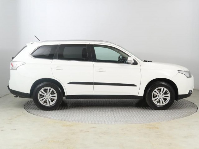 Mitsubishi Outlander  2.0 