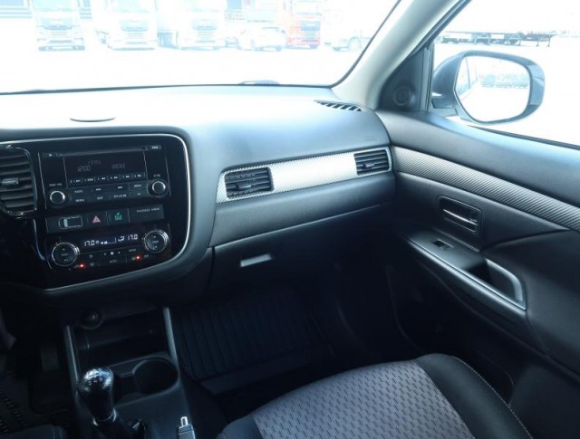 Mitsubishi Outlander  2.0 