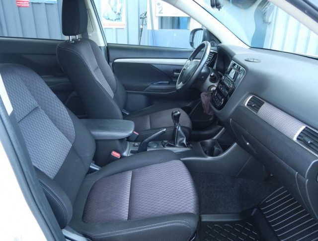 Mitsubishi Outlander  2.0 